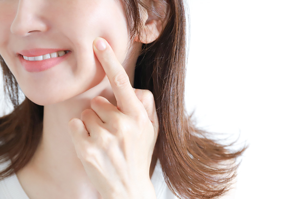 顔の弾力を保つには？画像はイメージ。（写真／Adobe Stock）