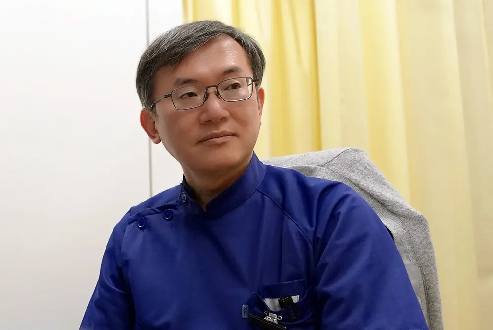 つかはらクリニック院長および日本医学脱毛学会理事長である塚原孝浩氏。（写真／編集部）