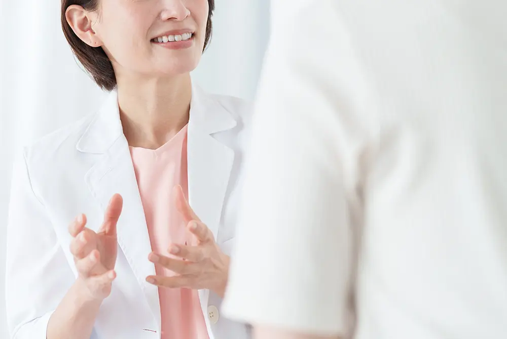 身近になる美容医療。画像はイメージ。（写真／Adobe Stock）