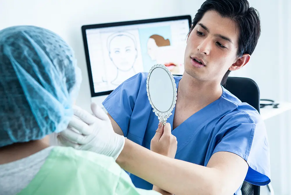 医師の働き方はこれからどうなる。画像はイメージ。（写真／Adobe Stock）