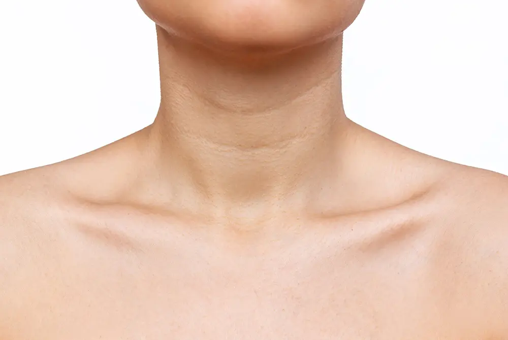 首の横ジワを改善。画像はイメージ。（写真／Adobe Stock）