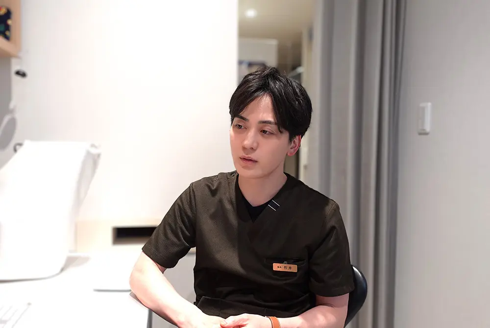 天神竹井皮膚科 美容皮膚科 院長　竹井賢二郎氏（写真／編集部）