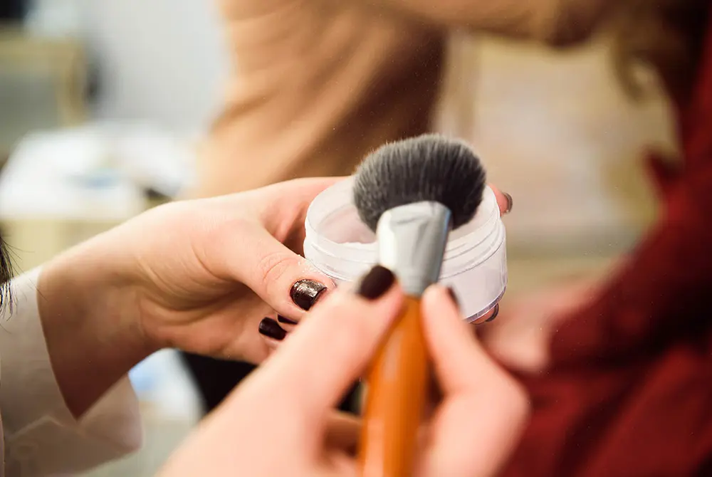 フェイスパウダーが人気。画像はイメージ。（写真／Adobe Stock）