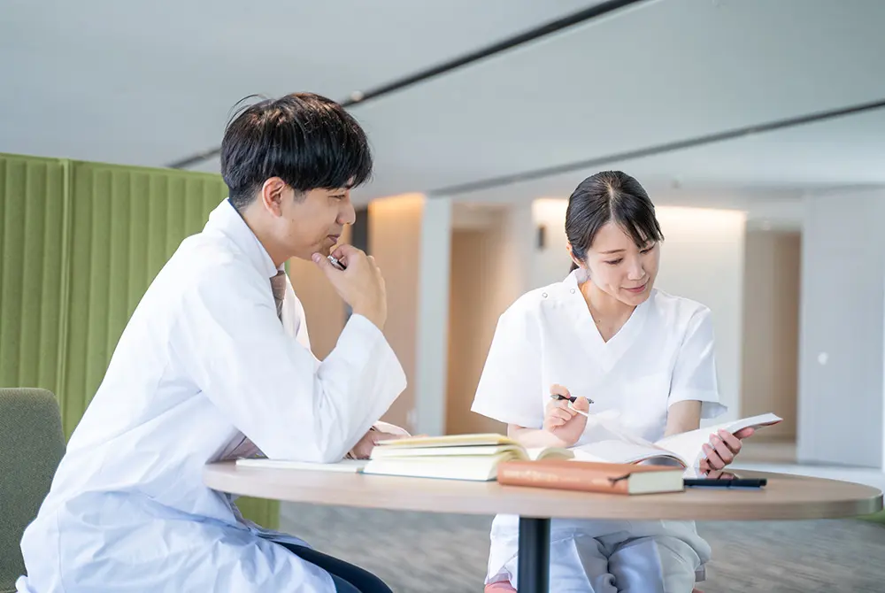 医療専門職と美容施術を行える権利。画像はイメージ。（写真／Adobe Stock）