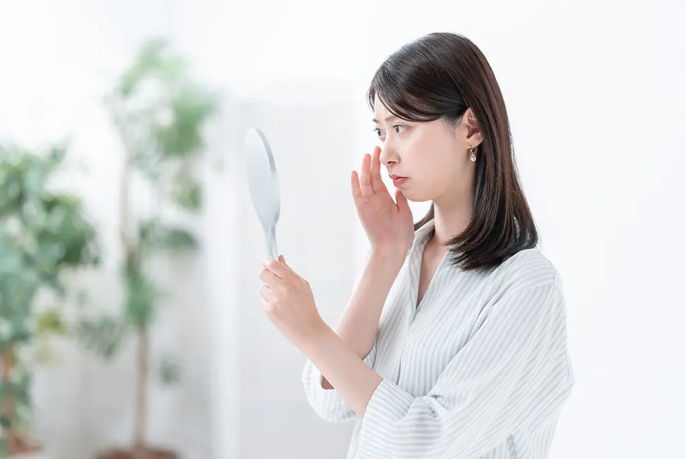 さまざまな要因で起こる肝斑。画像はイメージ。（写真／Adobe Stock）