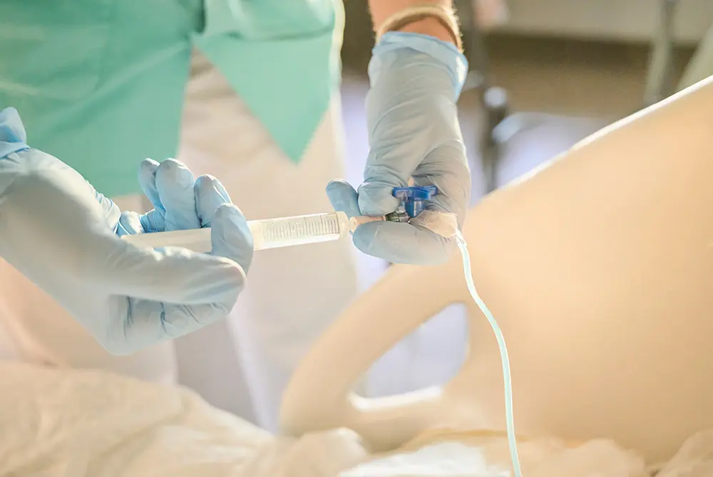 体内に注入。画像はイメージ。（写真／Adobe Stock）