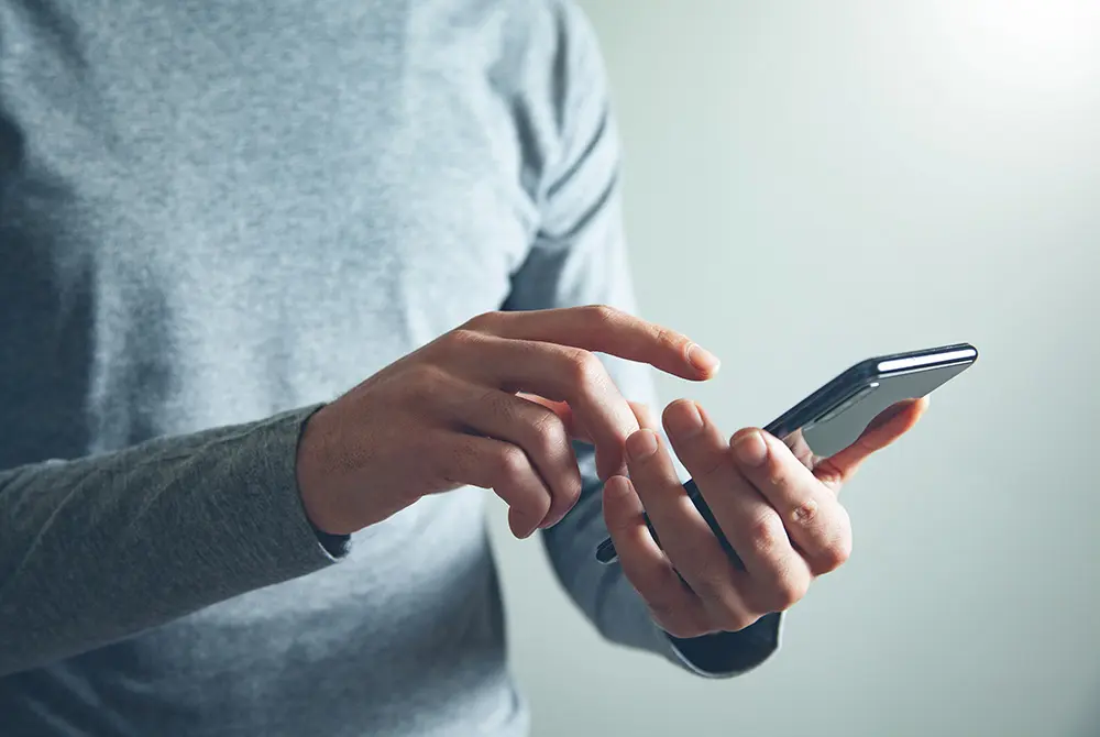 男性が美容医療を選ぶときに信頼する情報とは？画像はイメージ。（写真／Adobe Stock）