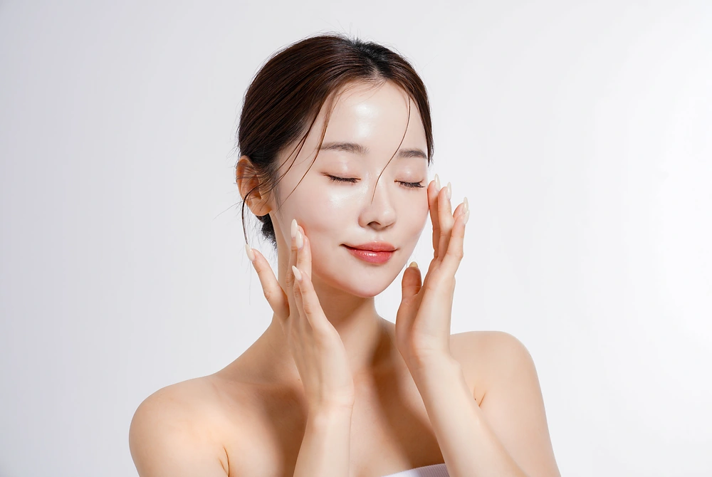 肌のハリを保つには。画像はイメージ。（写真／Adobe Stock）