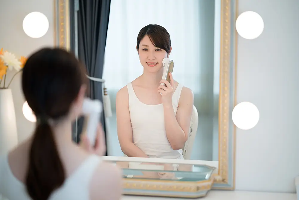 EMS美顔器に注意喚起。画像はイメージ。(写真/Adobe Stock)