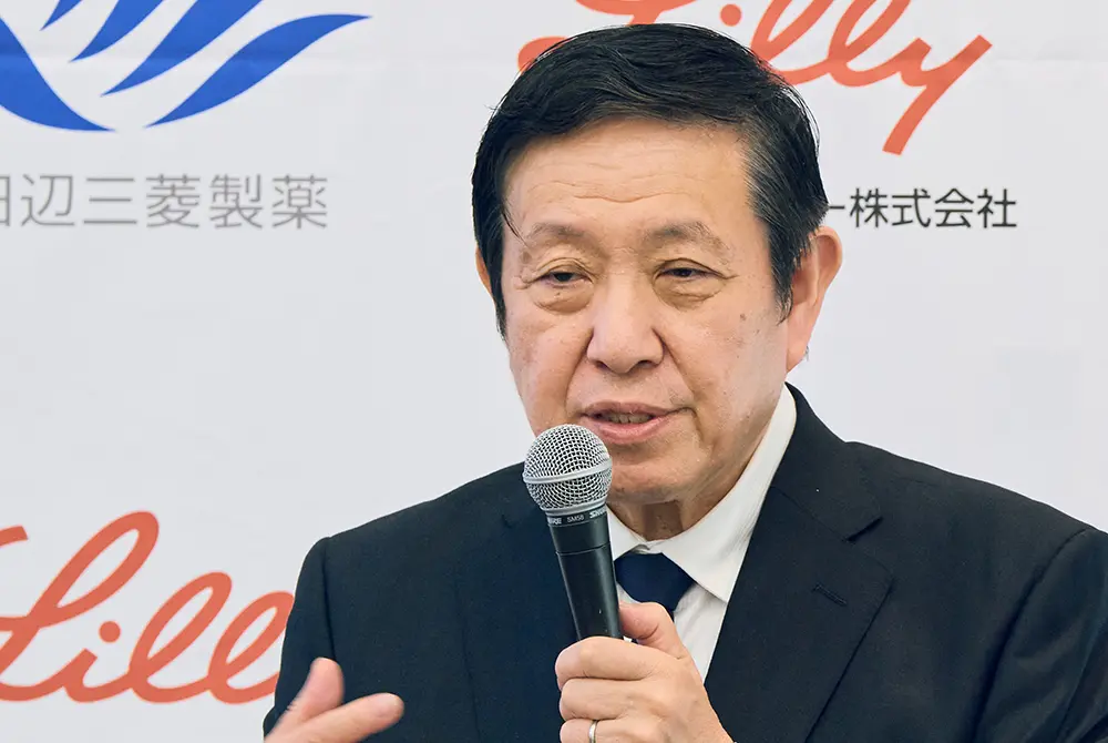 イーライリリーは日本でもゼップバウンドを今年4月に発売。同社プレスセミナーで講演した虎の門病院の門脇氏。（写真／日本イーライリリー、田辺三菱製薬）