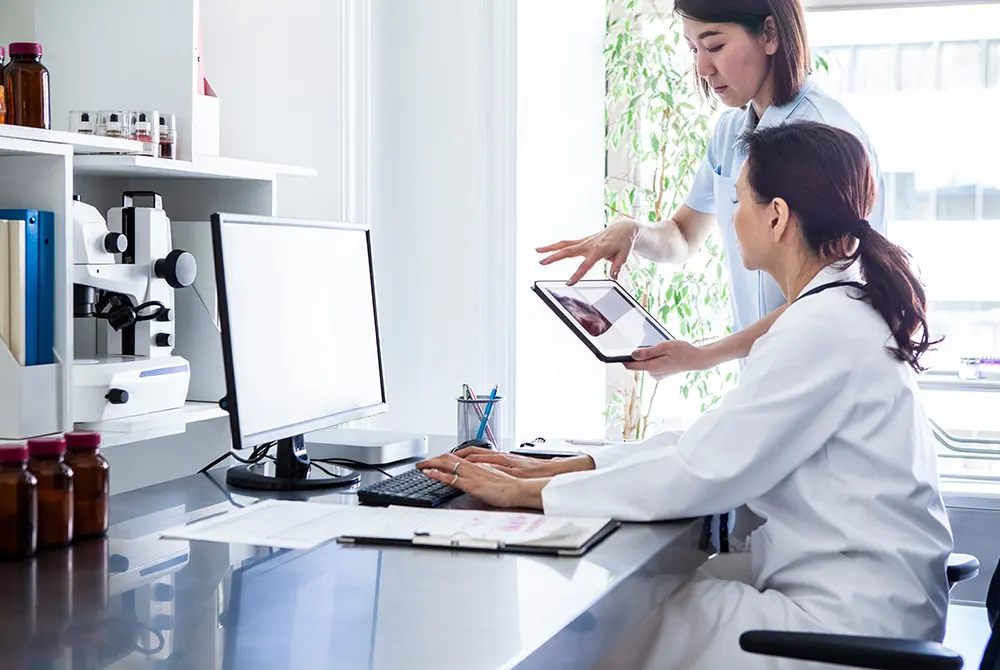 診療録を記録し、保存する。写真はイメージ。（写真／Adobe Stock）