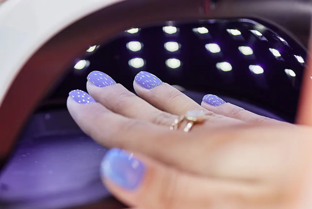 光重合開始剤は紫外線に反応。写真はイメージ。(写真/Adobe Stock)