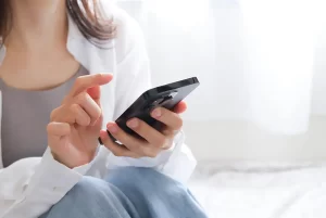 相談。写真はイメージ。(写真/Adobe Stock)