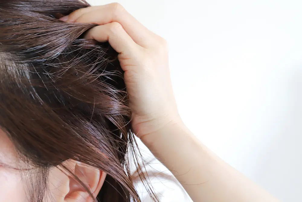 髪への影響。写真はイメージ。（写真／Adobe Stock）