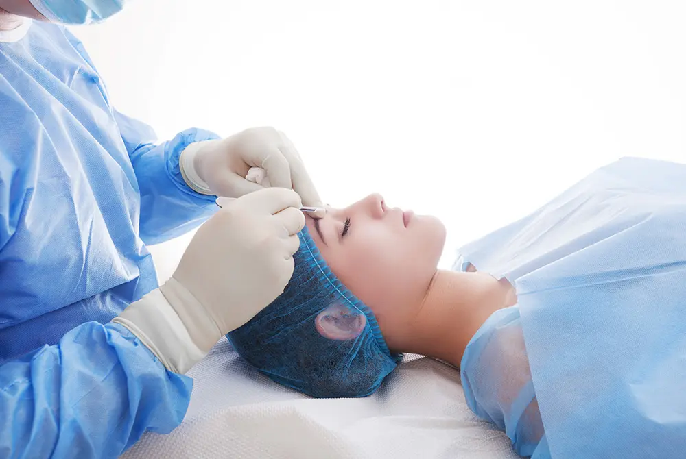 手術のリスクを理解する。画像はイメージ。(写真/Adobe Stock)