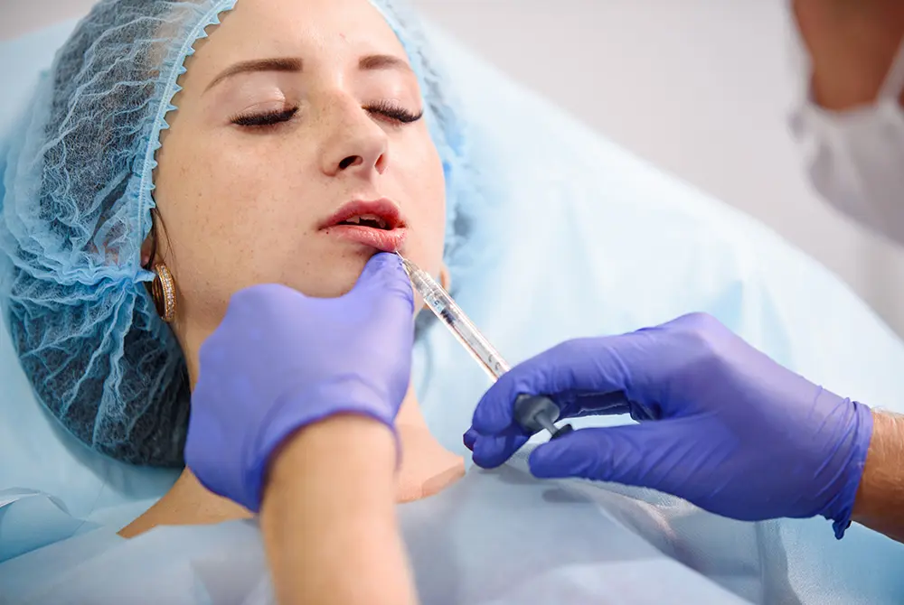 注入製剤の世界とは。画像はイメージ。（写真／Adobe Stock）