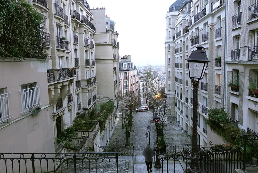 モンマルトルの坂道。(写真/編集部)