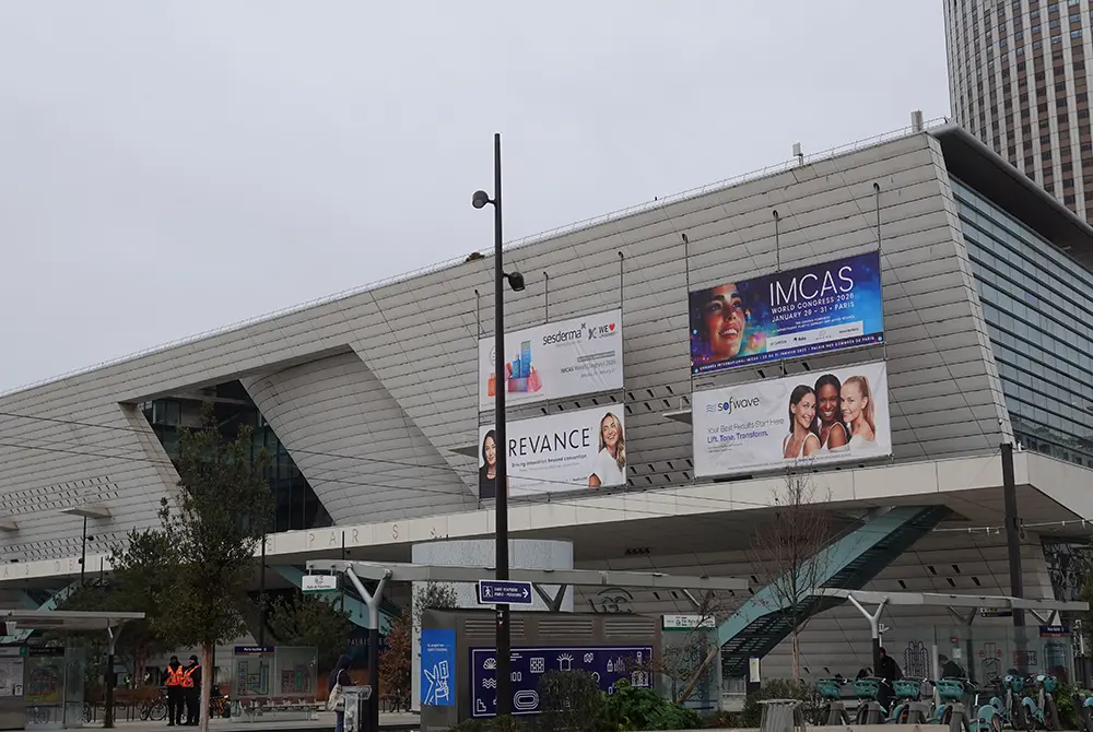 IMCASの会場であるパレ・デ・コングレ・ド・パリ（Palais des Congrès de Paris）。（写真／編集部）