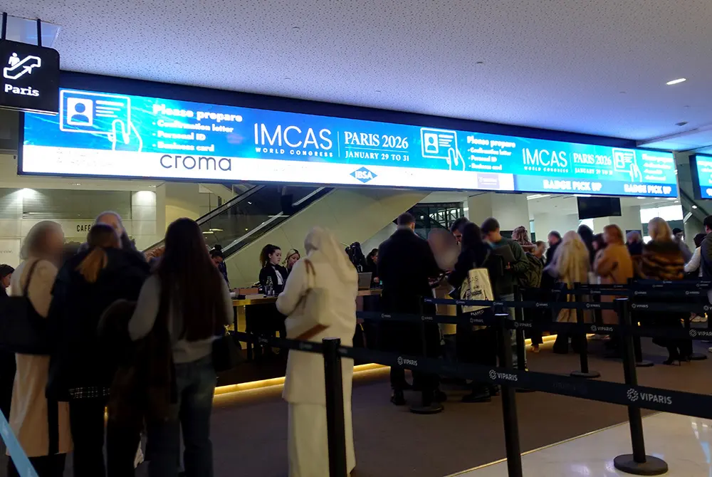 受付も混み合った。写真は前日のプレ登録の時点で撮影。（写真／編集部）