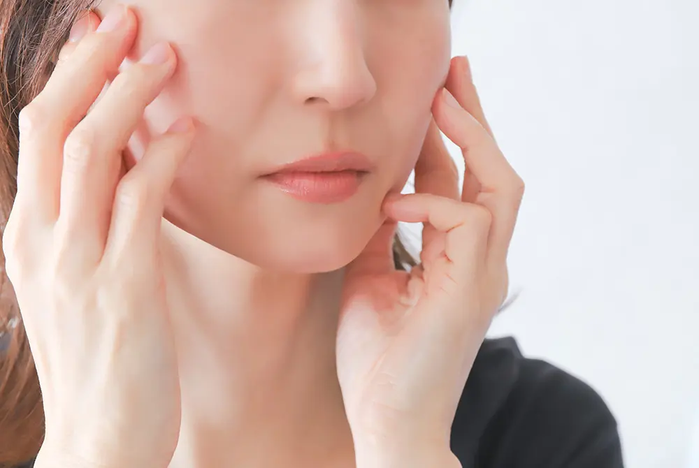 肌の老化のメカニズムとは。画像はイメージ。（写真／Adobe Stock）