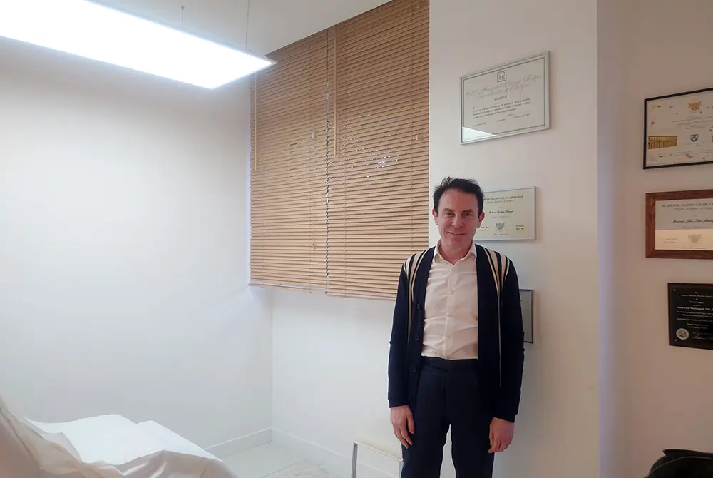 Jean-Paul Meningaud（ジャン・ポール・メニンゴー）氏。自身のクリニックで取材を行った。（写真／編集部）