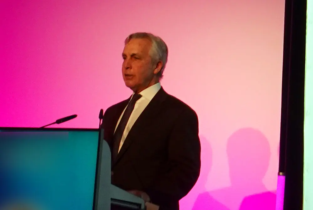 グローバル・コアリション・オン・エイジングの最高経営責任者（CEO）マイケル・W・ホディン氏が講演。（写真／編集部）