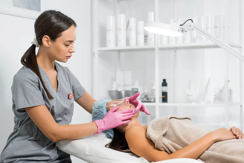 美容医療の見方が変わる兆候?画像はイメージ。(写真/Adobe Stock)