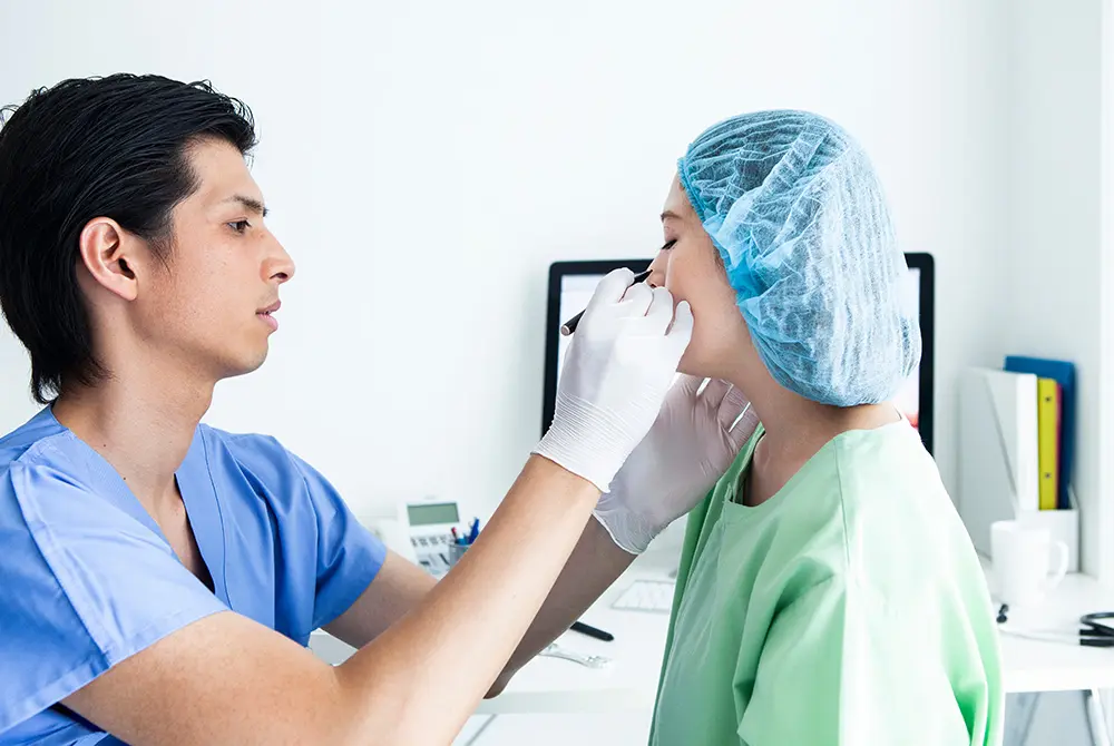 院長の条件が注目される。画像はイメージ。(写真/Adobe Stock)