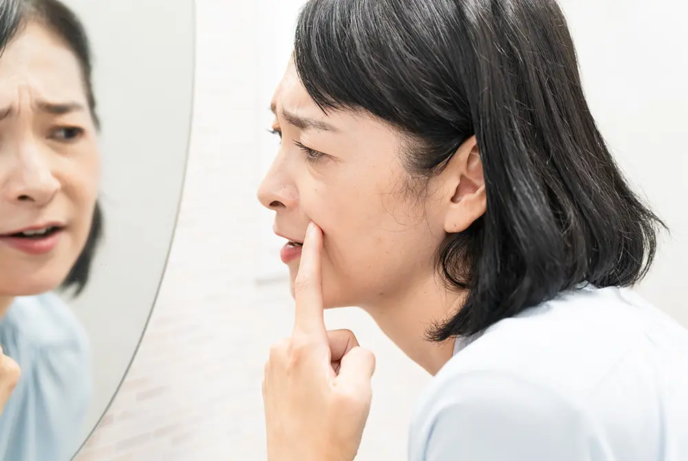 シミの悩みにはどう対処するか。画像はイメージ。（写真：Adobe Stock）