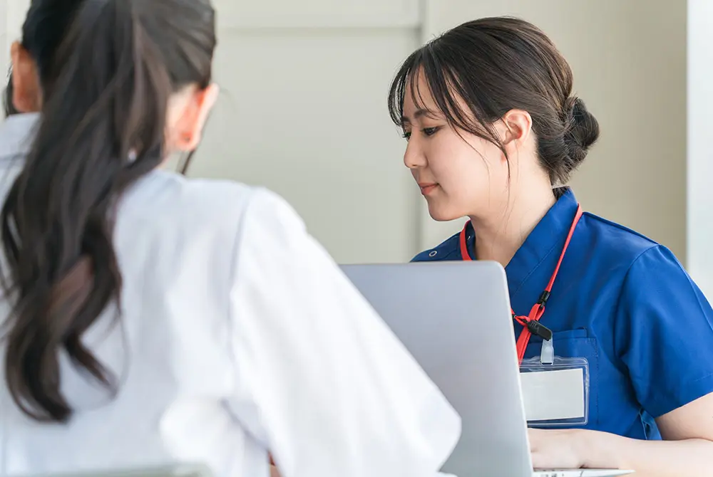 美容医療に若い医師が流入していく動きの背景とは。画像はイメージ。（写真／Adobe Stock）