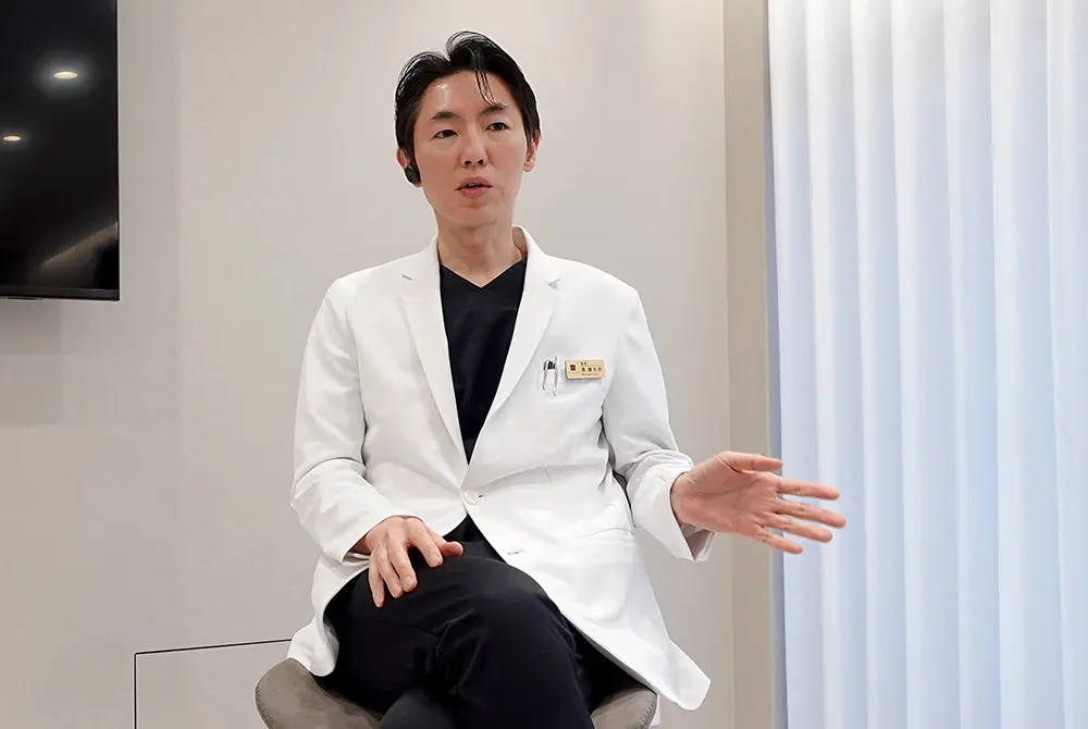 奥謙太郎（おく・けんたろう）氏。ヒルズグレイスクリニック（HILLS GRACE CLINIC）院長、医療法人社団光悠会理事長。（写真／編集部）