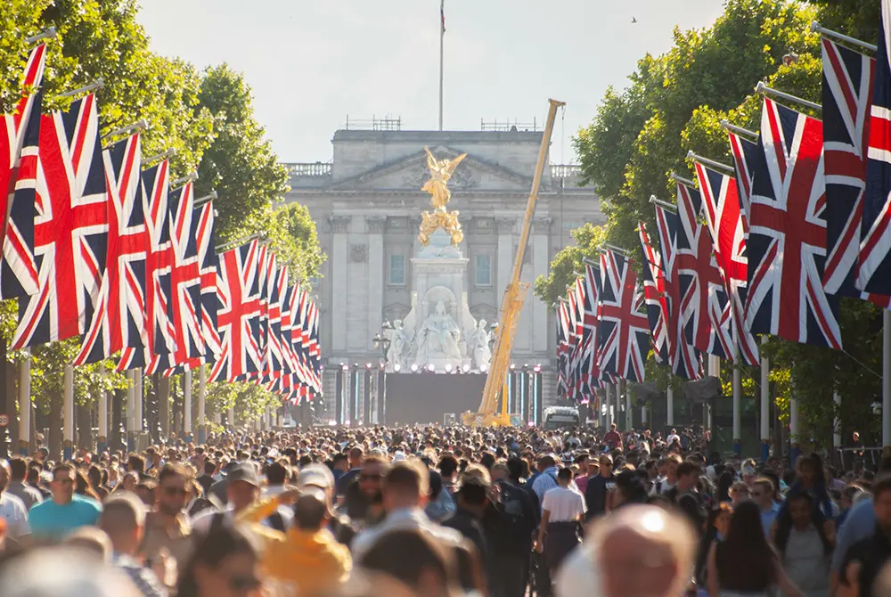 英国では検討の上で美容施術のライセンスが本格導入される予定。写真はイメージ。（写真／Adobe Stock）