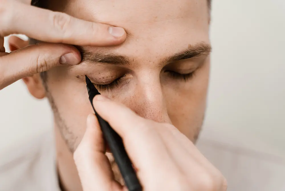 美容医療に関心を持つ男性が増えている。写真はイメージ。（写真／Adobe Stock）