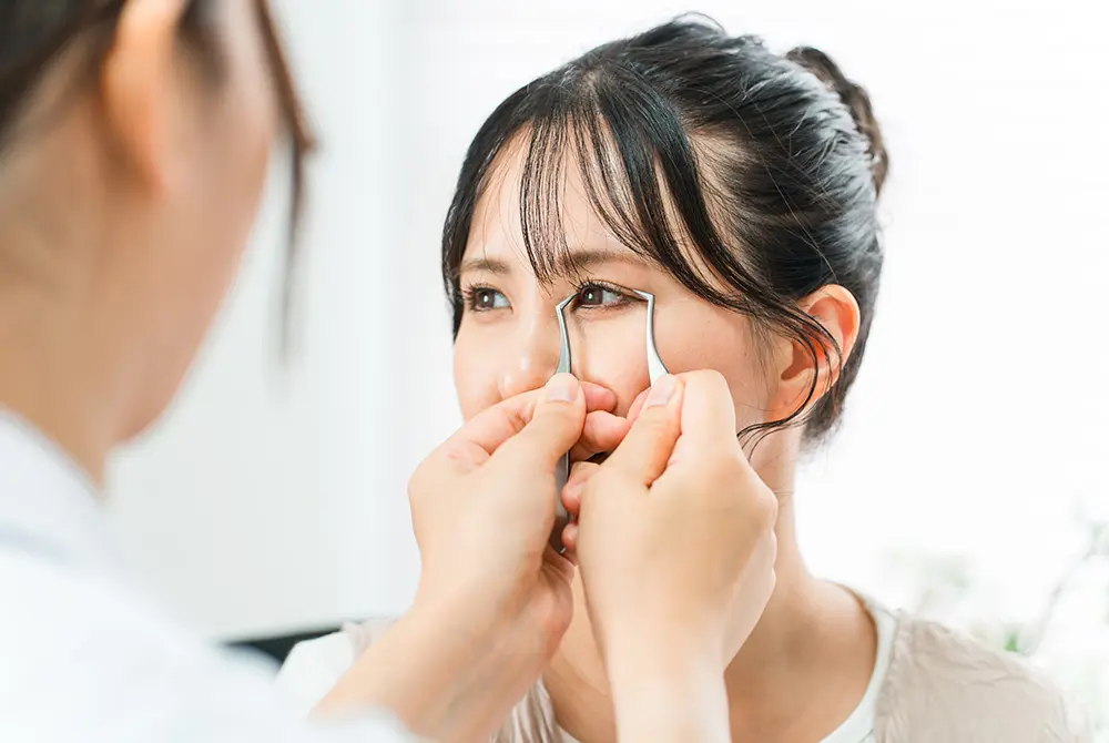 日本の美容外科医の人数は世界3位と推定されている。写真はイメージ。（写真／Adobe Stock）
